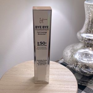 It BYE BYE Foundation Full Coverage Moisturizer SPF 50